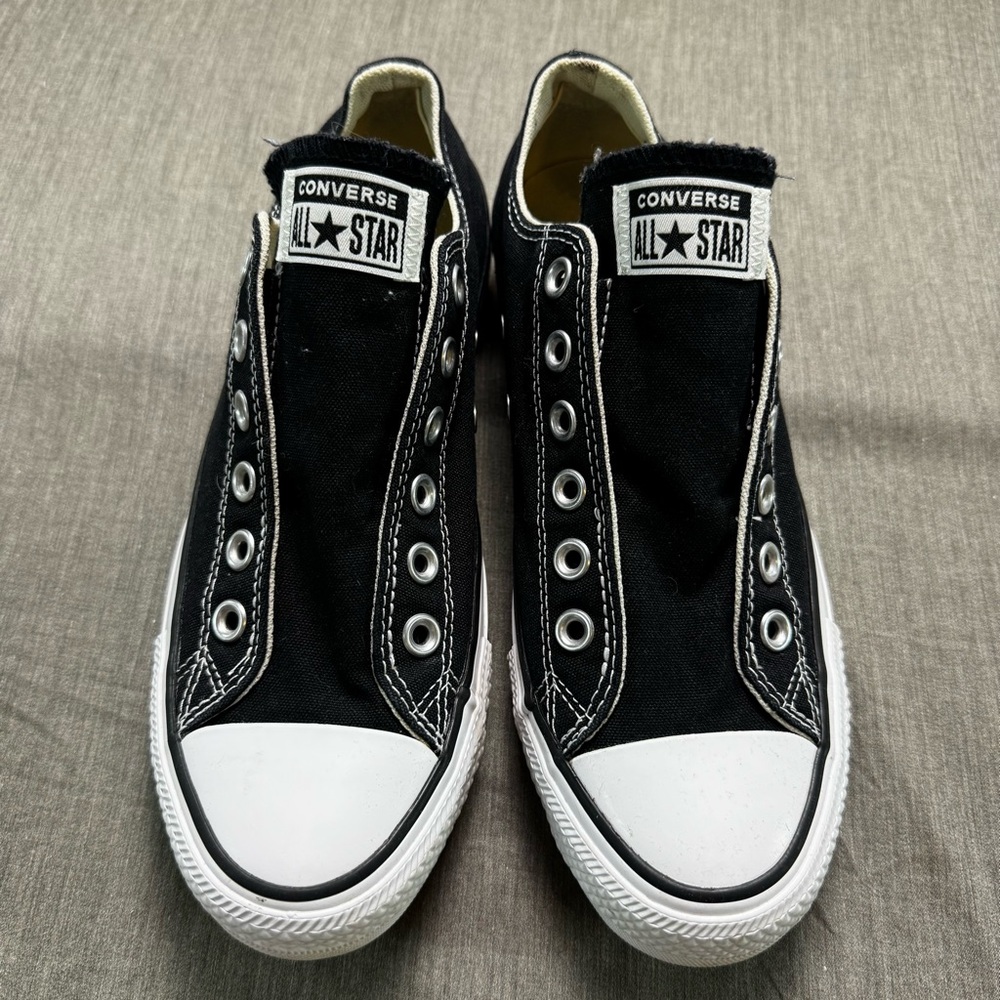 Converse Chucks Slip On - size 8 in women’s or 6 in men’s Made With No Laces - Picture 2 of 11